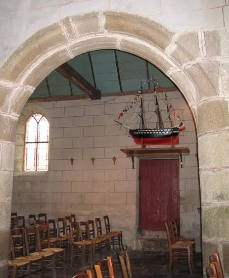 Du bas-côté nord jusqu'au fond de l'église, photo 1