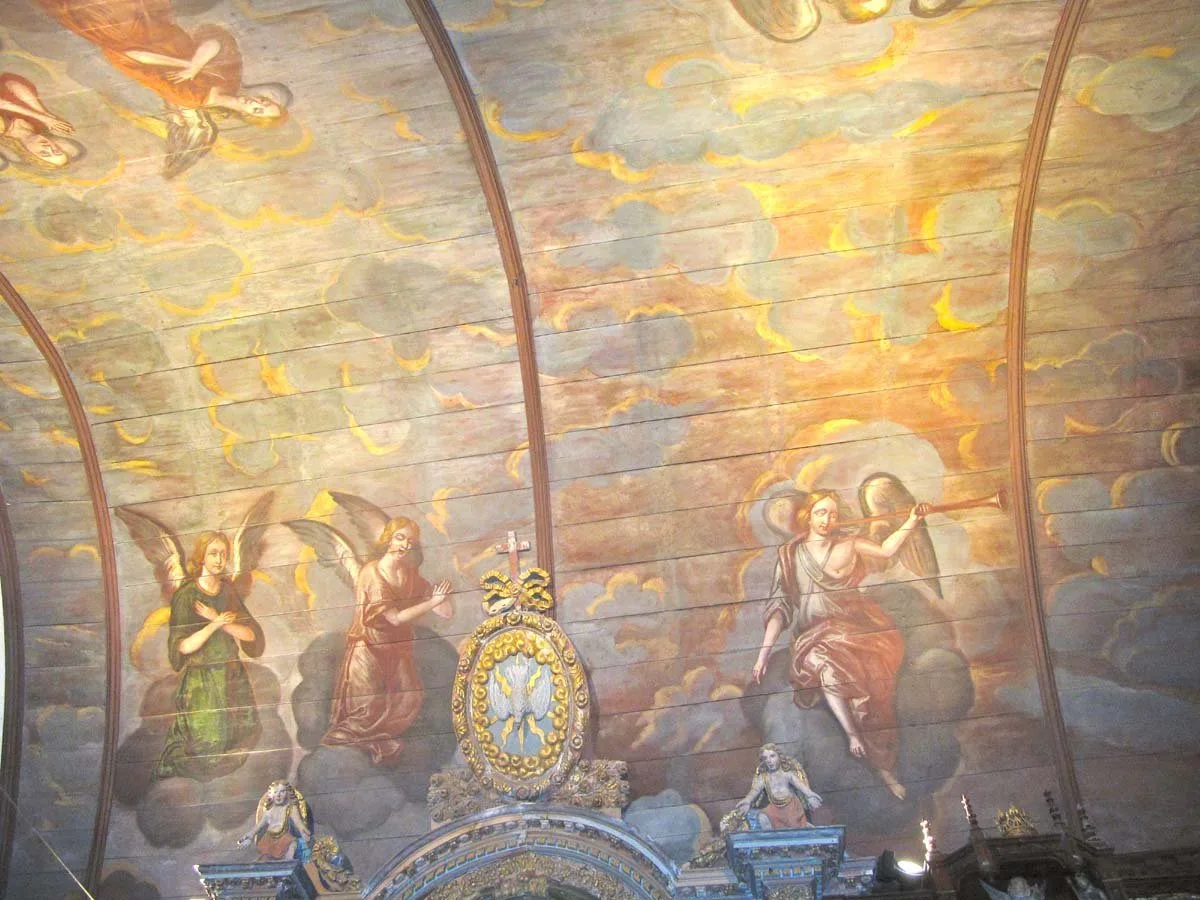 Voûte peinte du transept nord de l'église de Locquirec