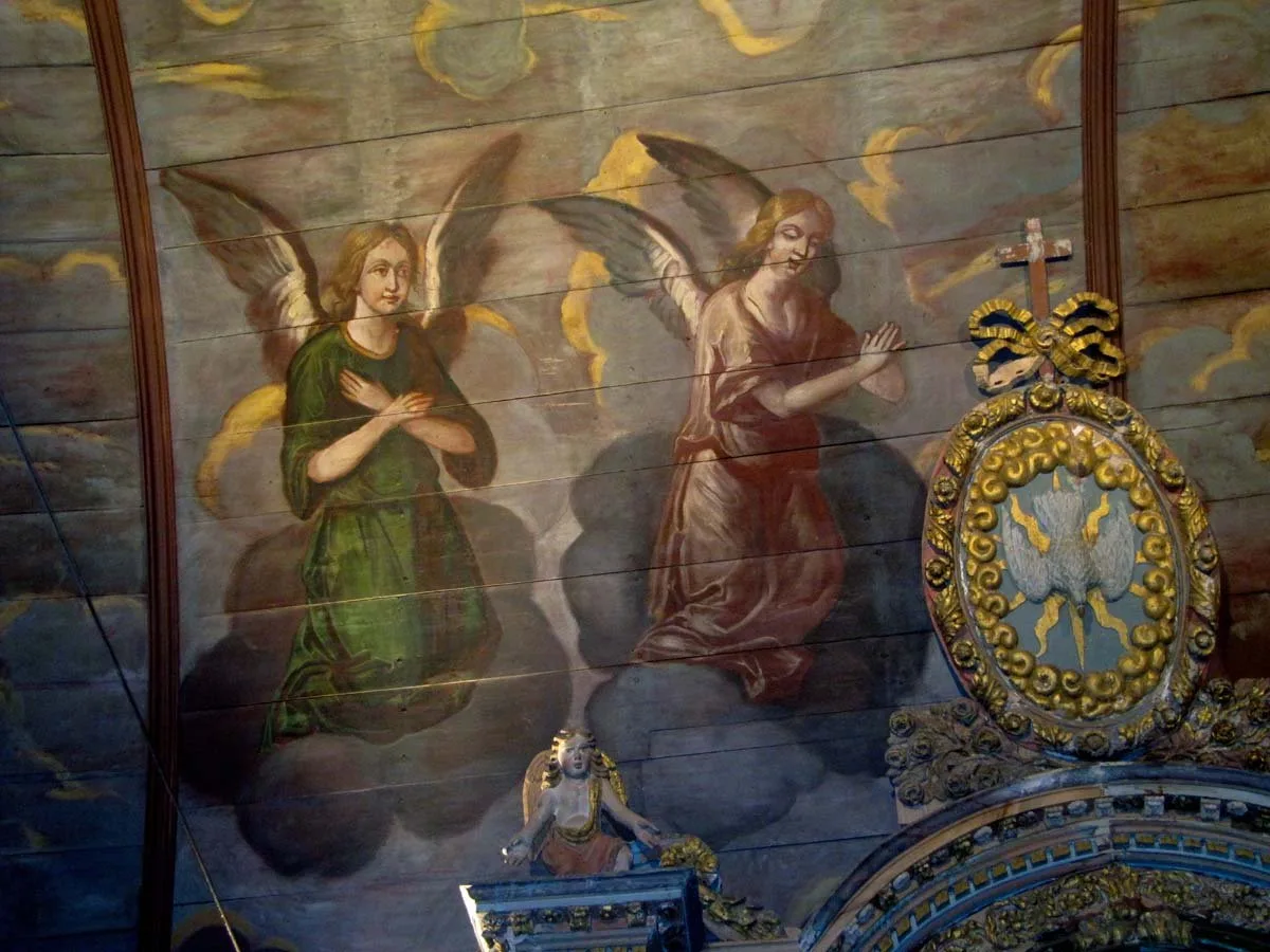 Anges musiciens jouant de la trompette, voûte du transept nord peinte par Cléran en 1712