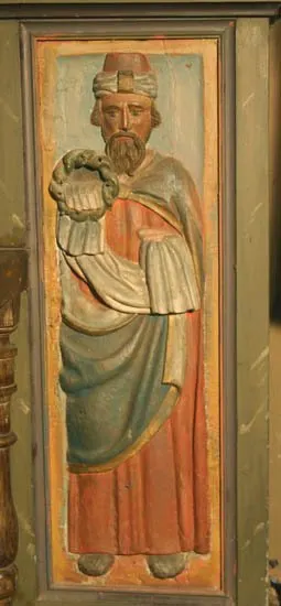 Joseph d'Arimatie et un évêque situés de part et d'autre de l'autel, photo 1