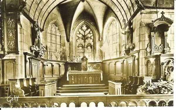 Le choeur et le maître-autel avec le retable de la Passion, photo 1