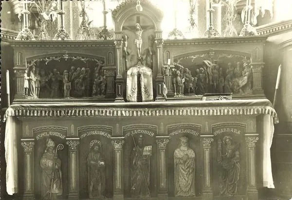 Le choeur et le maître-autel avec le retable de la Passion, photo 2