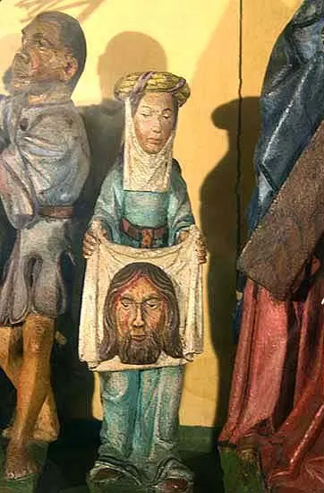 Sainte Véronique essuie le visage de Jésus : église Saint-Jacques de Locquirec